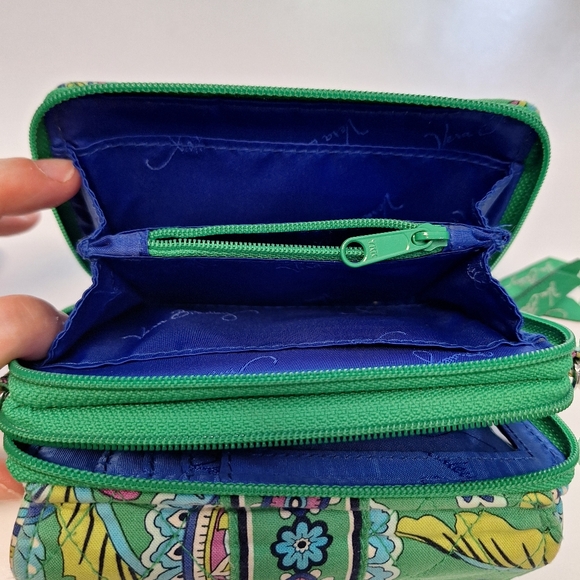 Vera Bradley wallet/crossbody plus Free Vera Bradley ID & coin purse - Picture 4 of 16